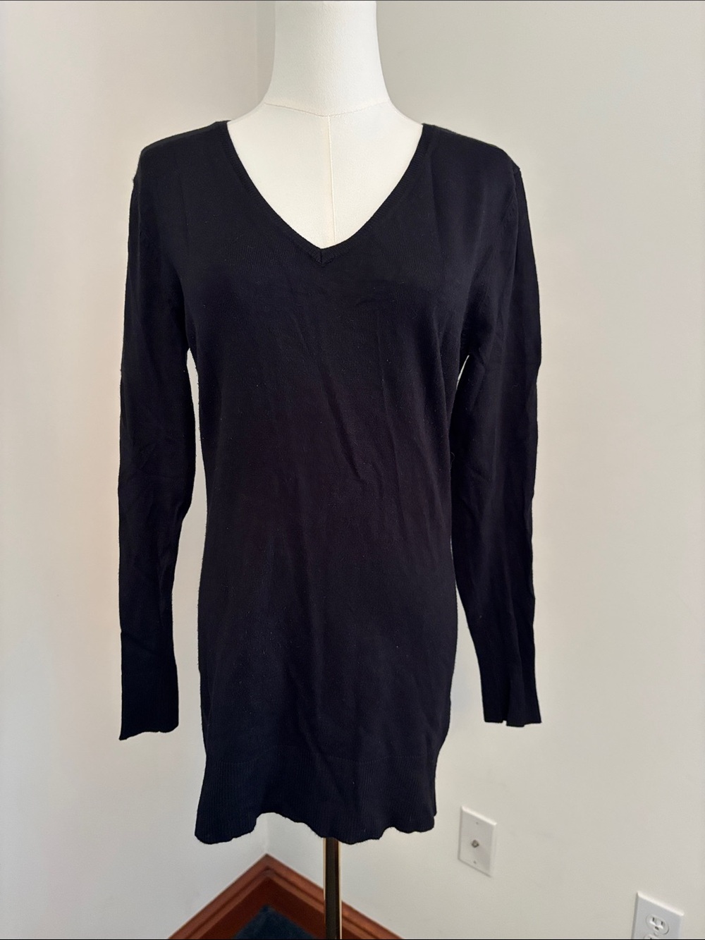 Liz Lange Black V-Neck Long Sleeve Tunic